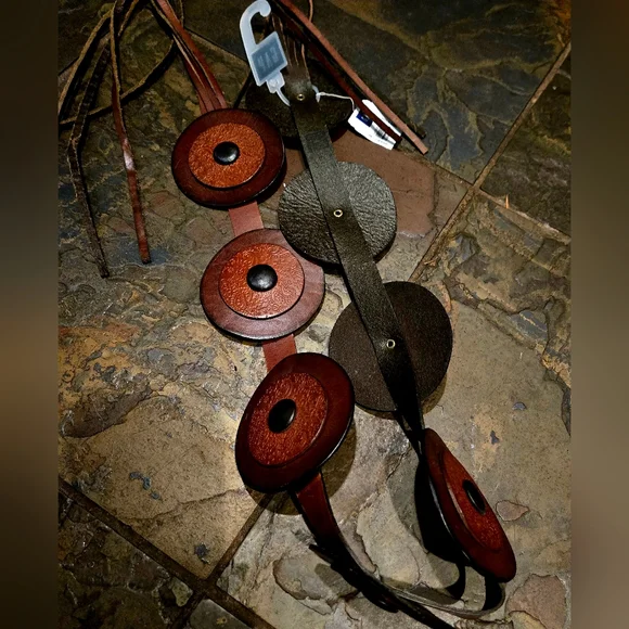 GAP Brown Circular Leather Belt - Picture 3 of 5